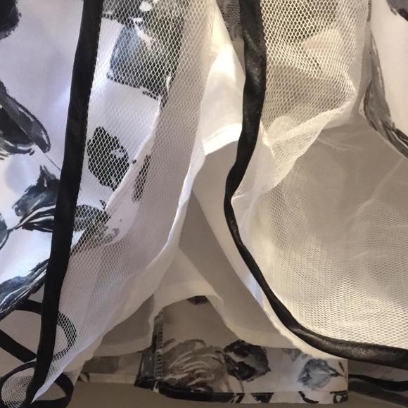 Gorgeous dress - Picture 2 of 4